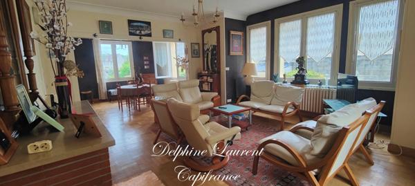 Maison à vendre 9 pièces ARGENCES (14)m² de 186 , en coeur de ville