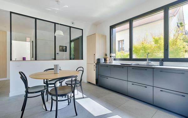 Maison à vendre    8 pièces • 267,74 m2 Vanves