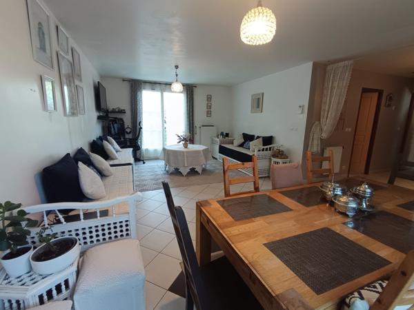 Très Belle Maison Récente Résidence Recherchée à Etrepagny 139M2 Habitable 5CH dont suite parentale au RDC