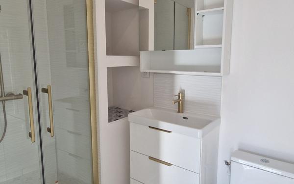 Appartement à louer    1 pièce •  Floirac