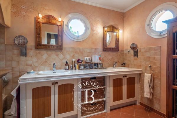 Collonges-au-Mont-d'Or, Maison 5 Chambres -  225 m² à vendre