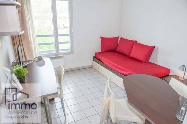 STUDIO MEUBLÉ LOUÉ (BAIL COMMERCIAL)