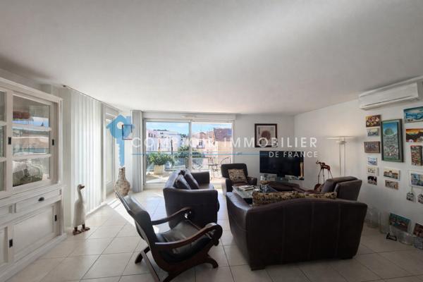 Appartement
                                                                                                                                                                                                                                                                                                                        5 pièce(s)                                                                                                                                                                                                          3 chambre(s)                                                                                                                                                                                                          152.44  m²
