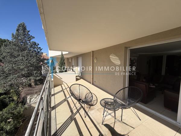 Appartement
                                                                                                                                                                                                                                                                                                                        5 pièce(s)                                                                                                                                                                                                          3 chambre(s)                                                                                                                                                                                                          152.44  m²
