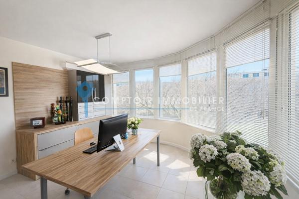 Appartement
                                                                                                                                                                                                                                                                                                                        5 pièce(s)                                                                                                                                                                                                          3 chambre(s)                                                                                                                                                                                                          152.44  m²