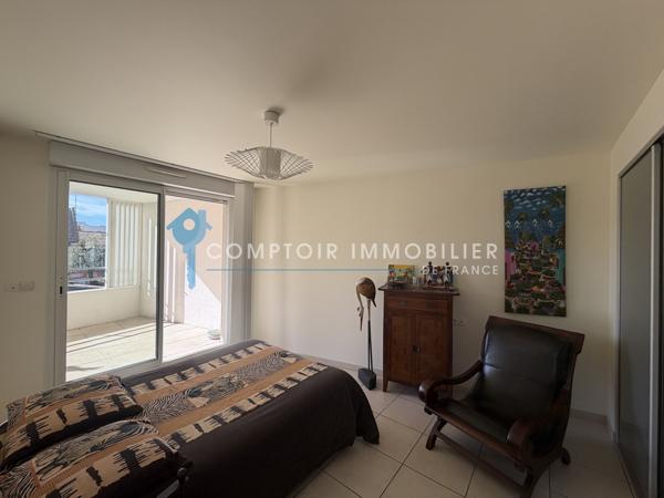 Appartement
                                                                                                                                                                                                                                                                                                                        5 pièce(s)                                                                                                                                                                                                          3 chambre(s)                                                                                                                                                                                                          152.44  m²