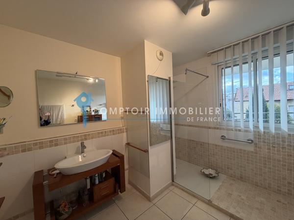 Appartement
                                                                                                                                                                                                                                                                                                                        5 pièce(s)                                                                                                                                                                                                          3 chambre(s)                                                                                                                                                                                                          152.44  m²