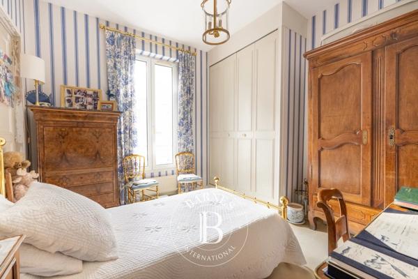 Versailles, Maison 5 Chambres -  235 m² à vendre
