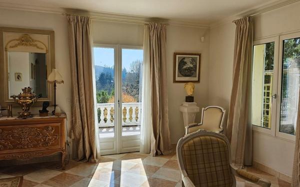 Maison à vendre    5 pièces •  Étréchy