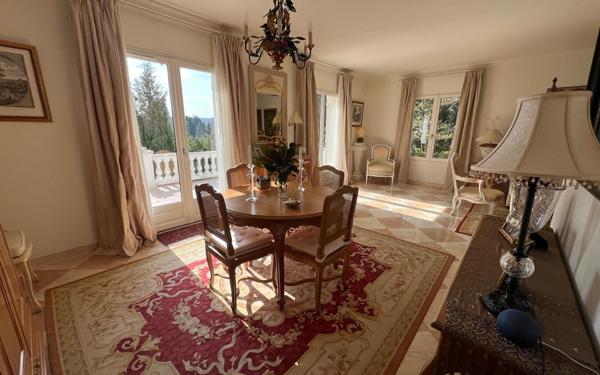 Maison à vendre    5 pièces •  Étréchy