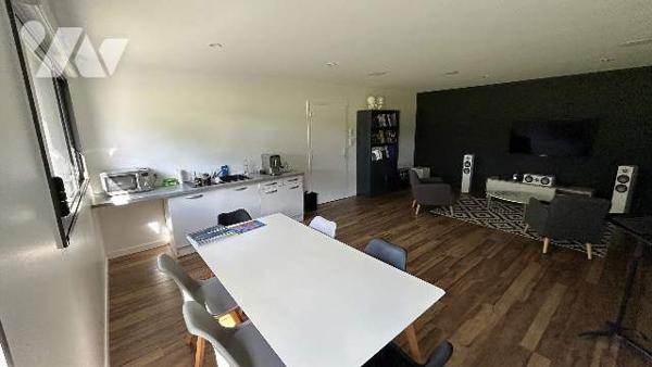 BATIMENT A USAGE PROFESSIONNEL