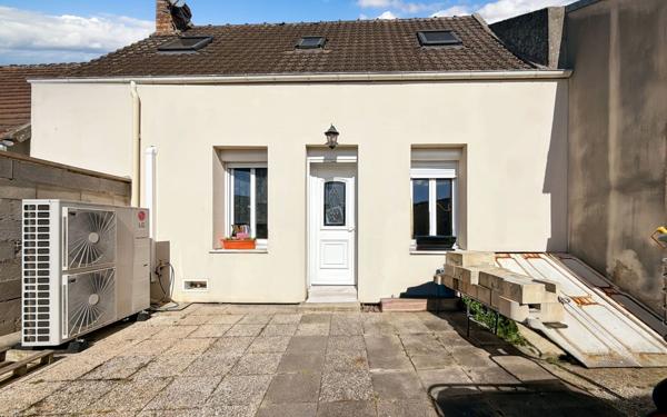 Maison à vendre    4 pièces • 74,07 m2 Estrées-Saint-Denis