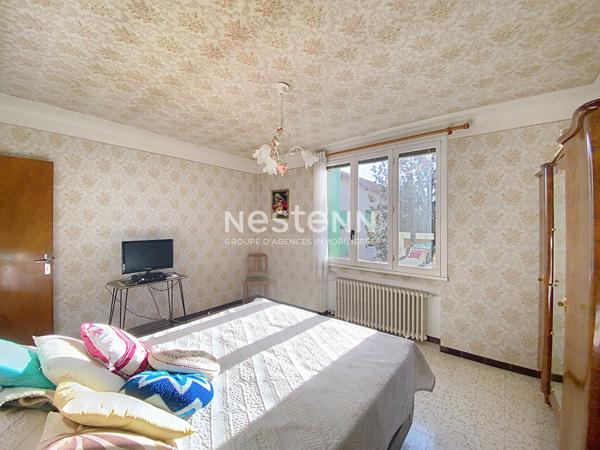 Maison 96 m2 sur 475 m² de parcelle sur Villelaure avec 4 chambres véranda nombreuses dépendances