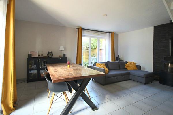 Maison 3 chambres avec jardin et parking