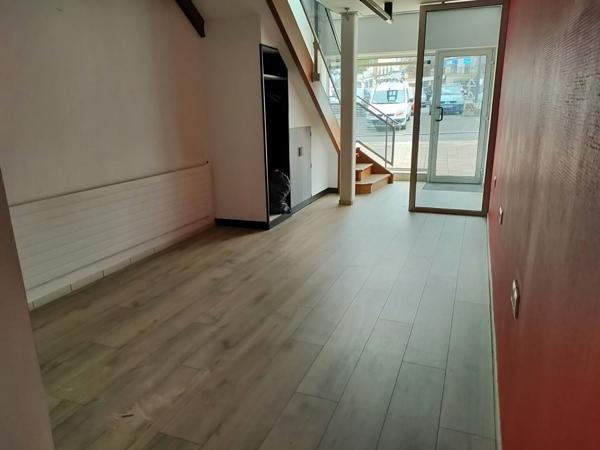 Local commercial en duplex -Centre de Bolbec (76210)