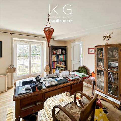 Entre Caen et la mer, maison de famille en pierre 188 m² avec 5 chambres (suite parentale rez-de-chaussée), proche écoles et commerces