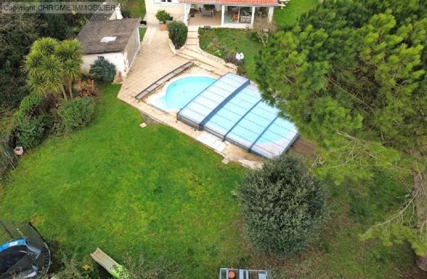 Vente                                                      Maison
                        
                     5 pièces                      120 m2                     à Marmande