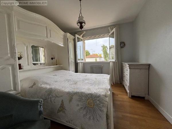 Vente                                                      Maison
                        
                     5 pièces                      120 m2                     à Marmande