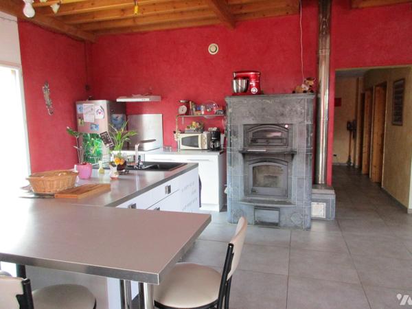 A 5mn de BOEN, située dans un endroit calme, villa des années 2007 de plain-pied sur 1330m² de ter.