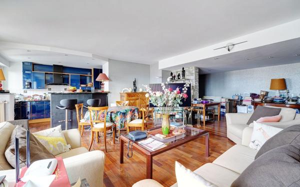 Appartement à vendre    2 pièces • 145,94 m2 Paris 14