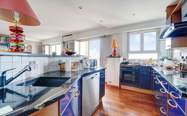 Appartement à vendre    2 pièces • 145,94 m2 Paris 14