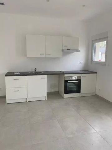 Location                                                      Maison
                        
                     2 pièces                      48 m2                     à Saint-Quentin