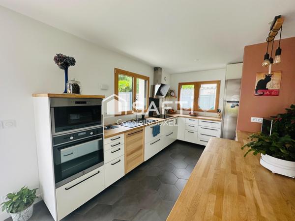 Contemporaine a pieds du bourg avec vie de plain-pied