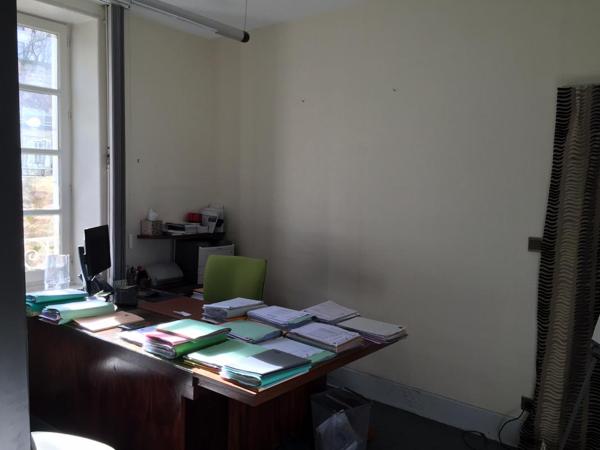 Local Commercial et/ou professionnel en rez-de-chaussée