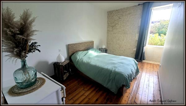 Maison à vendre 5 pièces SAINT JEAN D'ANGELY (17) 3 chambres 1 garage, proche centre ville, sur un terrain d'environ 400m²