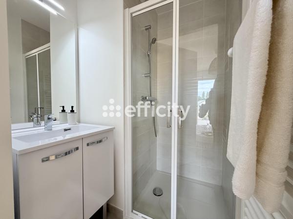 Appartement
         4 pièces
        - 88 m² 312 000 € *