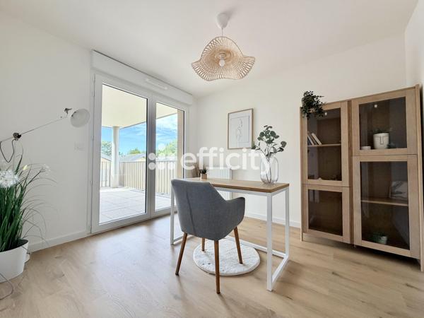 Appartement
         4 pièces
        - 88 m² 312 000 € *