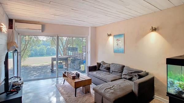 Maison de ville 109 m2, 4 pièces dont 2 chambres, avec jardin et terrasse, proche écoles et commerces à Nérac