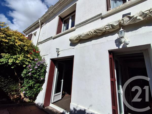 Maison à vendre  4 pièces - 94 m 2   ST GEORGES DE DIDONNE  - 17