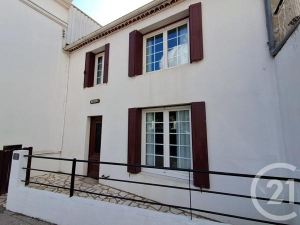 Maison à vendre  4 pièces - 94 m 2   ST GEORGES DE DIDONNE  - 17