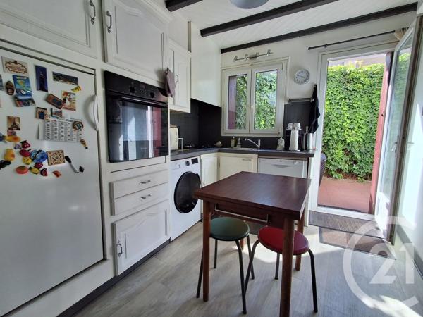 Maison à vendre  4 pièces - 94 m 2   ST GEORGES DE DIDONNE  - 17