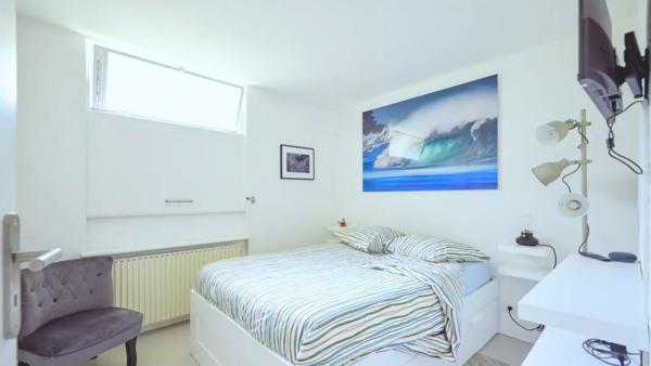 Appartement
         6 pièces
        - 180 m² Exclusivité 520 000 € *