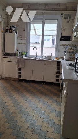 Sur la commune de DRANCY (Seine Saint Denis) Grande maison de 7 pièces principales