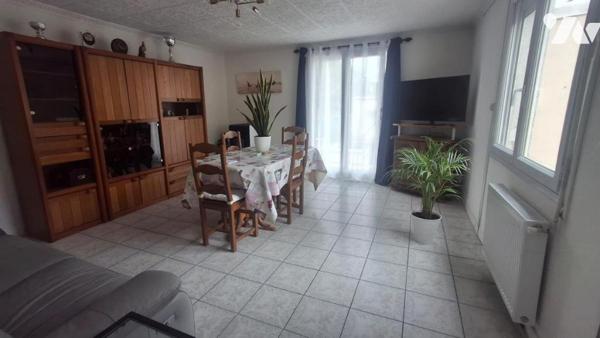 Sur la commune de DRANCY (Seine Saint Denis) Grande maison de 7 pièces principales