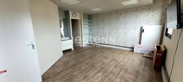 Bureaux fonctionnels au coeur du quartier administratif