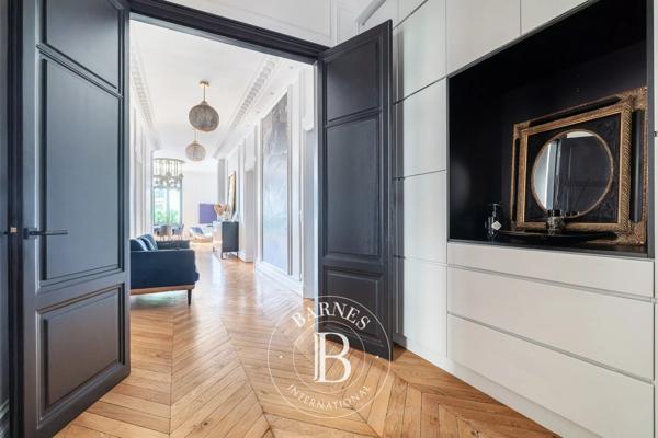 Paris 16ème, Appartement 6 Chambres -  247 m² à vendre
