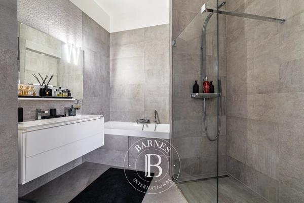 Paris 16ème, Appartement 6 Chambres -  247 m² à vendre
