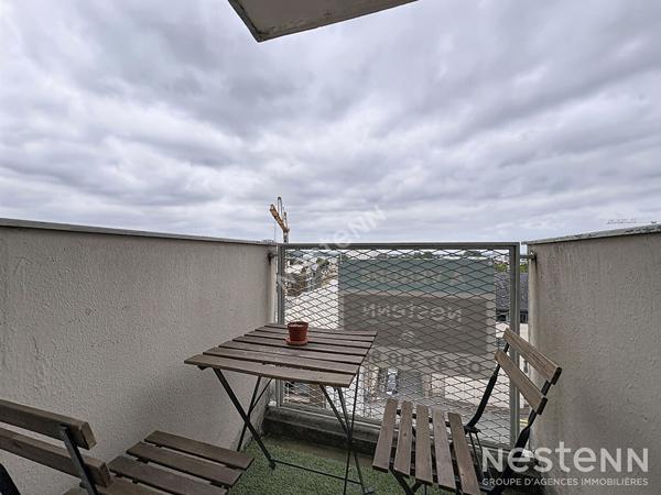 PLACE RABELAIS - STUDIO AVEC BALCON