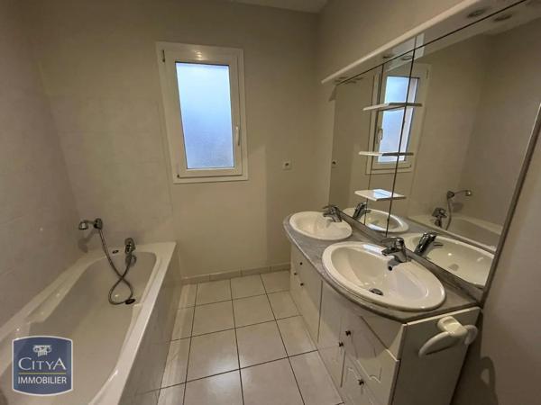 Maison à louer 6 pièces 110.21m² Laval (53000)