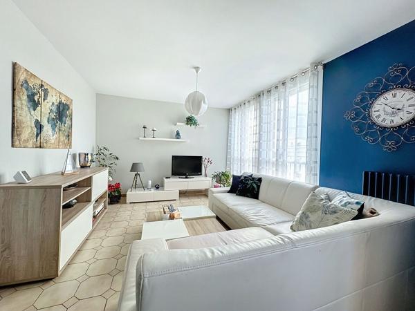 Appartement Meaux proche commerces - 5 pièces - 4 chambres - 82 m2 - cave et box fermé