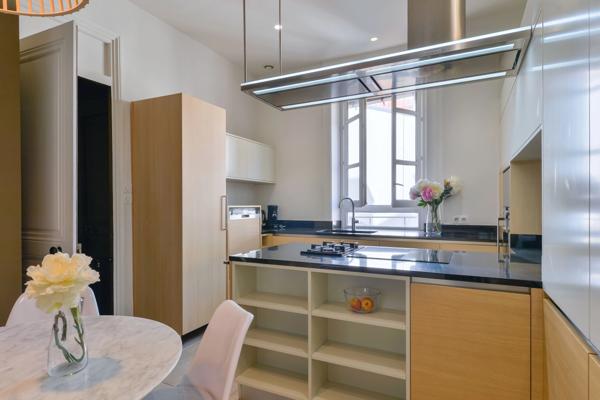 Lyon 6 - SAINT POTHIN - Appartement d'environ 222 m² - 4 chambres