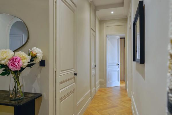 Lyon 6 - SAINT POTHIN - Appartement d'environ 222 m² - 4 chambres