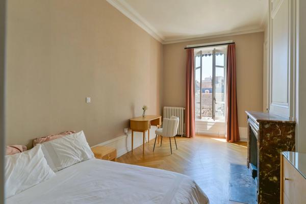 Lyon 6 - SAINT POTHIN - Appartement d'environ 222 m² - 4 chambres