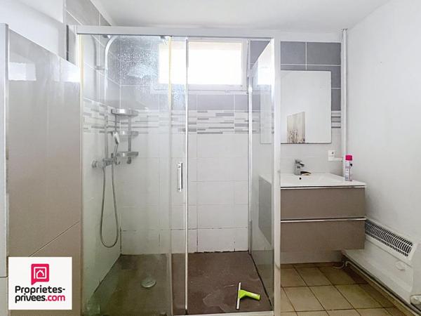 Salon De Provence Appartement T2 avec terrasse, loggia et cave