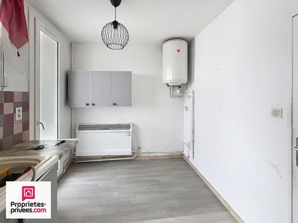 Salon De Provence Appartement T2 avec terrasse, loggia et cave