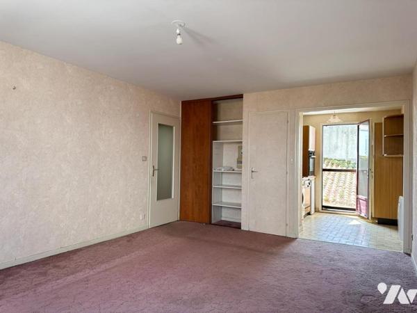 LES SABLES-D'OLONNE - Entre le port et la Grande Plage - Appartement T2 à rénover avec parking